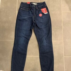 Women’s Levi Jeans